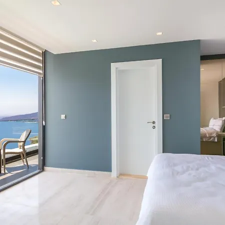 וילה Luxury 5 Bedroom 1948 *
