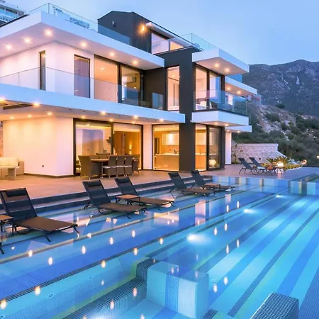 Luxury 5 Bedroom 1948 וילה קלקן